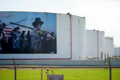 Drill, baby, drill? Not so fast, say crash-wary energy investors - Roll Call