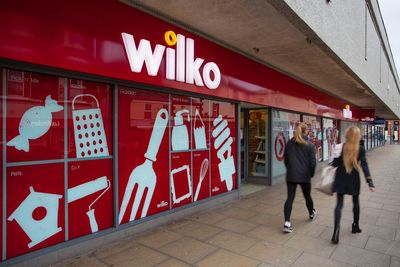 Wilko apologises after telling staff they could attend work with Covid