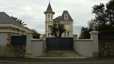 Three men questioned after breaking into villa owned by Putin's son-in-law in south of France