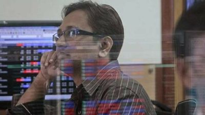 Investors poorer by over Rs 2.61 lakh crore as markets halt 5-day winning momentum