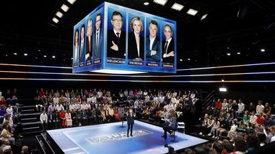 France's presidential candidates discuss Ukraine crisis in 'non-debate'