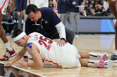 Kerr Kriisa’s gruesome injury presents Arizona (and Wildcats bettors) with an impossible decision
