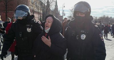 Clever way Russians 'protest the war' in Ukraine as police crackdown on protests