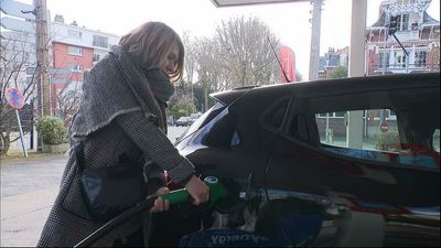 Cost of living takes centre stage ahead of French election as gas prices soar