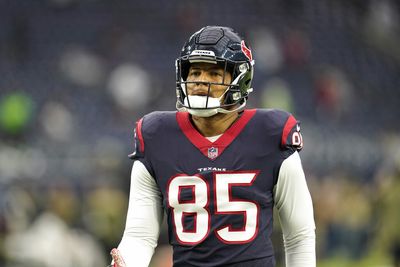 TE Pharaon Brown returns to the Texans on a 1-year contract