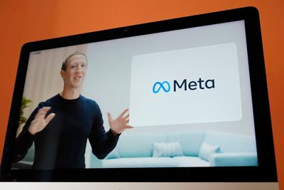 Facebook angers Silicon Valley staff by axing free laundry service