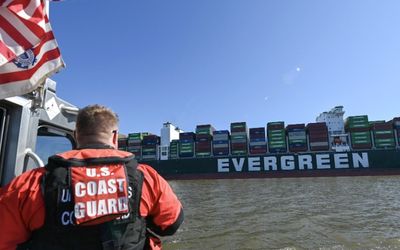 Deja vu: Evergreen container ship grounded again