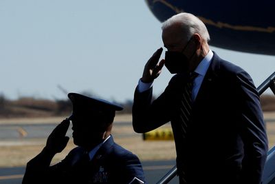 Biden expected to announce $800 million in security aid for Ukraine -official
