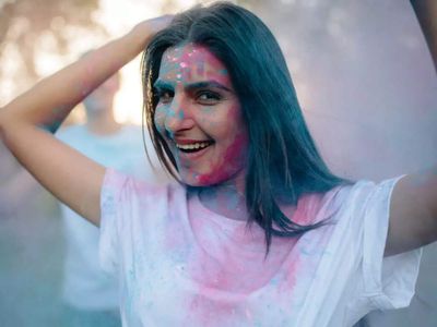How to remove colour from your face post Holi