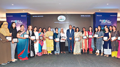 Aurangabad city witnesses bulk booking of 250 electric cars