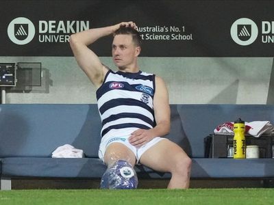 Geelong hold fire on experienced AFL guns