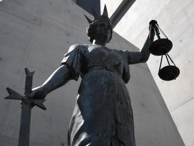 Former Qld MP's child sex charges dropped