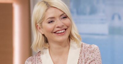 Holly Willoughby's M&S dress labelled the 'perfect' spring number by shoppers