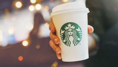 Starbucks to phase out paper cups, moving to reusable options