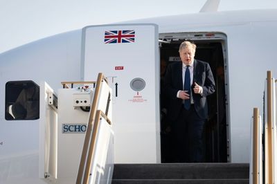 British PM visits Saudi Arabia as war roils oil prices