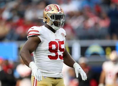 Report: 49ers don’t tender DL Kentavius Street