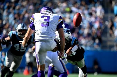 Vikings re-signing punter Jordan Berry
