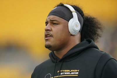 Report: Steelers release OT Zach Banner