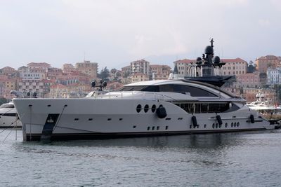 US works to 'seize and freeze' wealth of Russian oligarchs