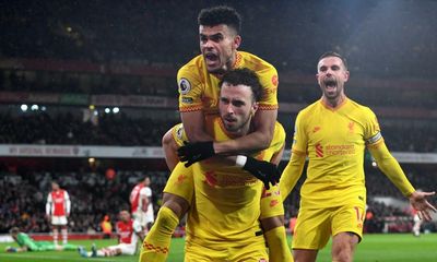 Liverpool close gap at top as Diogo Jota and Roberto Firmino sink Arsenal