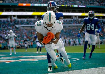 Report: Former Dolphins WR and captain Mack Hollins signing with Raiders