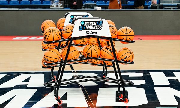 March Madness brackets: Expert picks, predictions for 2022 - Sports  Illustrated