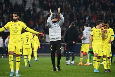 Tuchel praises focus of Chelsea players as troubled holders reach Champions League quarters