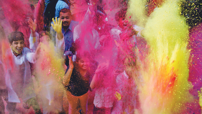 Lucknow: Holi revelry to hit crescendo after two-year pandemic lull