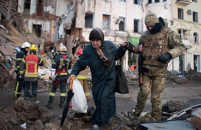 Russian attacks batter Ukraine as Putin warns of 'traitors'