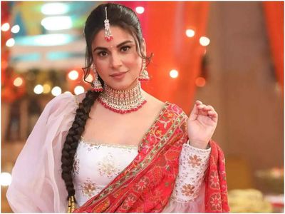 I am excited about my first Holi post marriage, I am waiting to splash water and apply colour on my husband: Shraddha Arya