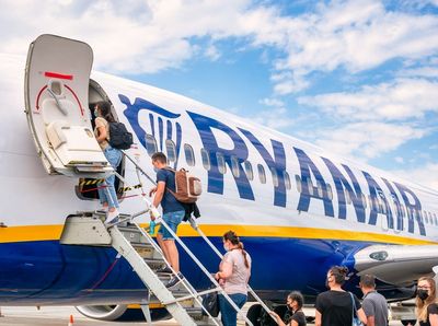 ‘Completely untrue’: Ryanair chief denies airline hiked flight prices for refugees fleeing Ukraine