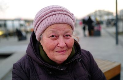 Using pillows against bombs, older Ukrainians stay put amid war-zone exodus