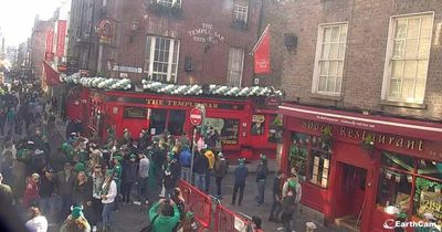 Live webcam shows Temple Bar absolutely wedged with St Patrick’s Day revellers at just 10am
