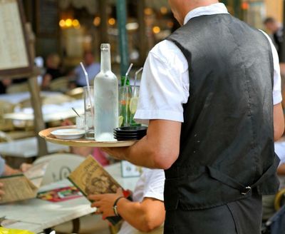 Business owners who pay sick leave to casuals rally behind Victorian trial
