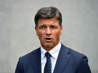 Minister slams 'activism' against new gas