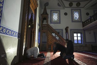 About 30 Turks remain sheltering in Mariupol mosque
