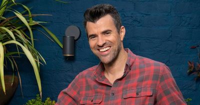 Channel 4 Perfect House, Secret Location: Presenter Steve Jones' celebrity exes, surprising film appearances and American wife