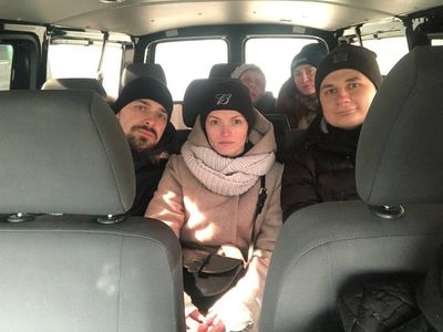 Ukrainians organise evacuations and aid for Kharkiv with help of social media: ‘People are really amazing’