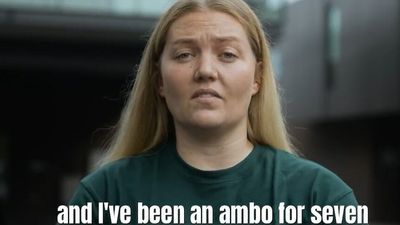 Labor told to withdraw 'inaccurate' South Australian election campaign ad on ambulance ramping