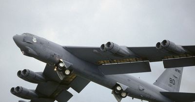 US Air Force B-52 Bombers spotted on secret flight above UK skies amid Ukraine war