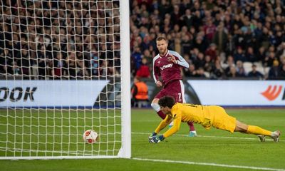 Yarmolenko strikes in extra time to sink Sevilla and send West Ham through