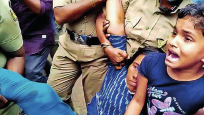 Kerala-Rail project: Protesters threaten suicide, cops use force to move them