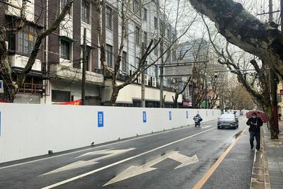 Shanghai pushes ahead with mass COVID tests as new cases spike