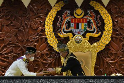 Malaysia PM warns against undermining king in call for polls