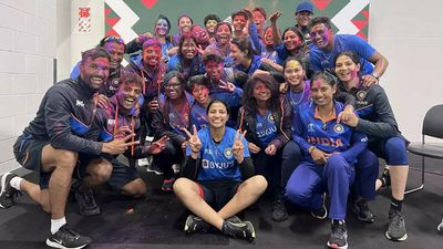 Women's Cricket World Cup: Indian team celebrates Holi in Auckland before next clash