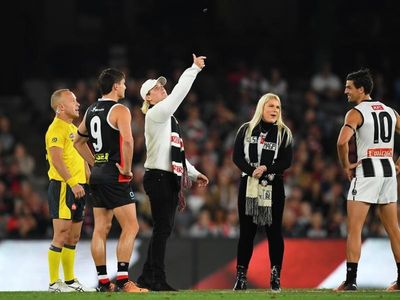 Warne's son key in Saints tribute to great