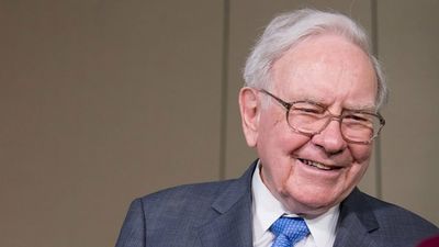 Warren Buffett Rides 4 Stocks In Triumphant Return To The Top