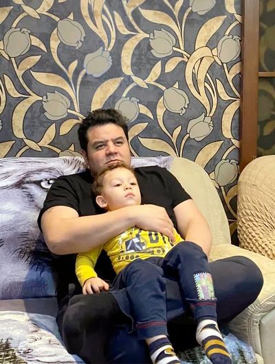 US father desperate to get 2-year-old son home from Ukraine