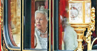 Queen looking for Buckingham Palace decorator and the salary starts at £30,000