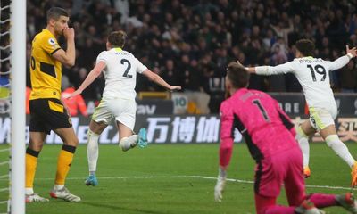 Leeds pull off thrilling comeback as Ayling grabs victory at Wolves